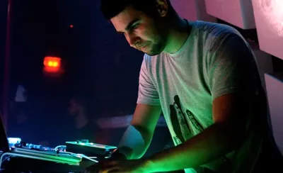 REWIRED LIVE: An Intimate Evening of Live Coaching