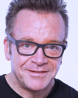 Live concert by Tom Arnold